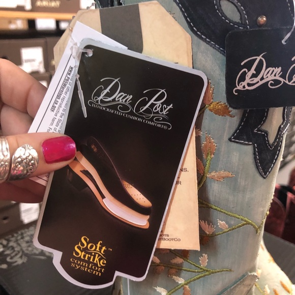 Ladies Dan Post blue on blue embroidery NWT - Picture 7 of 8